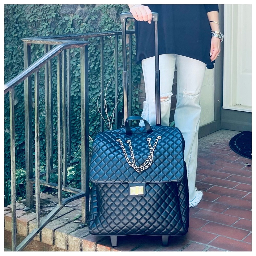 BACK IN STOCK✨✨✨Quilted Faux leather Fabulous Travel Rolling bag - Picture 9 of 12
